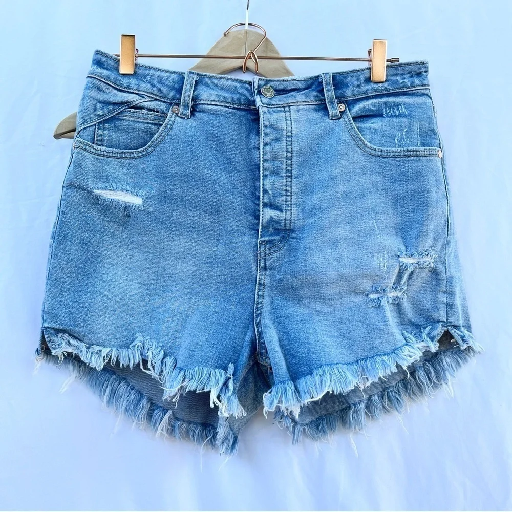 FREE PEOPLE | NWOT CRVY VINTAGE HIGH RISE CUT OFF DENIM JEAN SHORTS SIZE 31